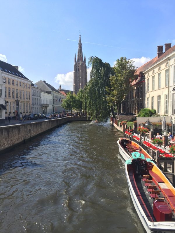 Dijver canal and the Church of Our Lady